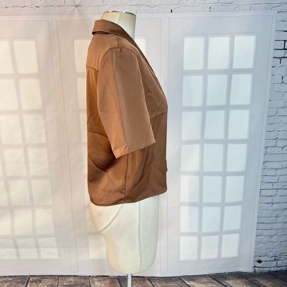 House of Harlow Short Sleeve Collar Button Down Satin Brown Crop Blouse Sz S NWT - Picture 6 of 12